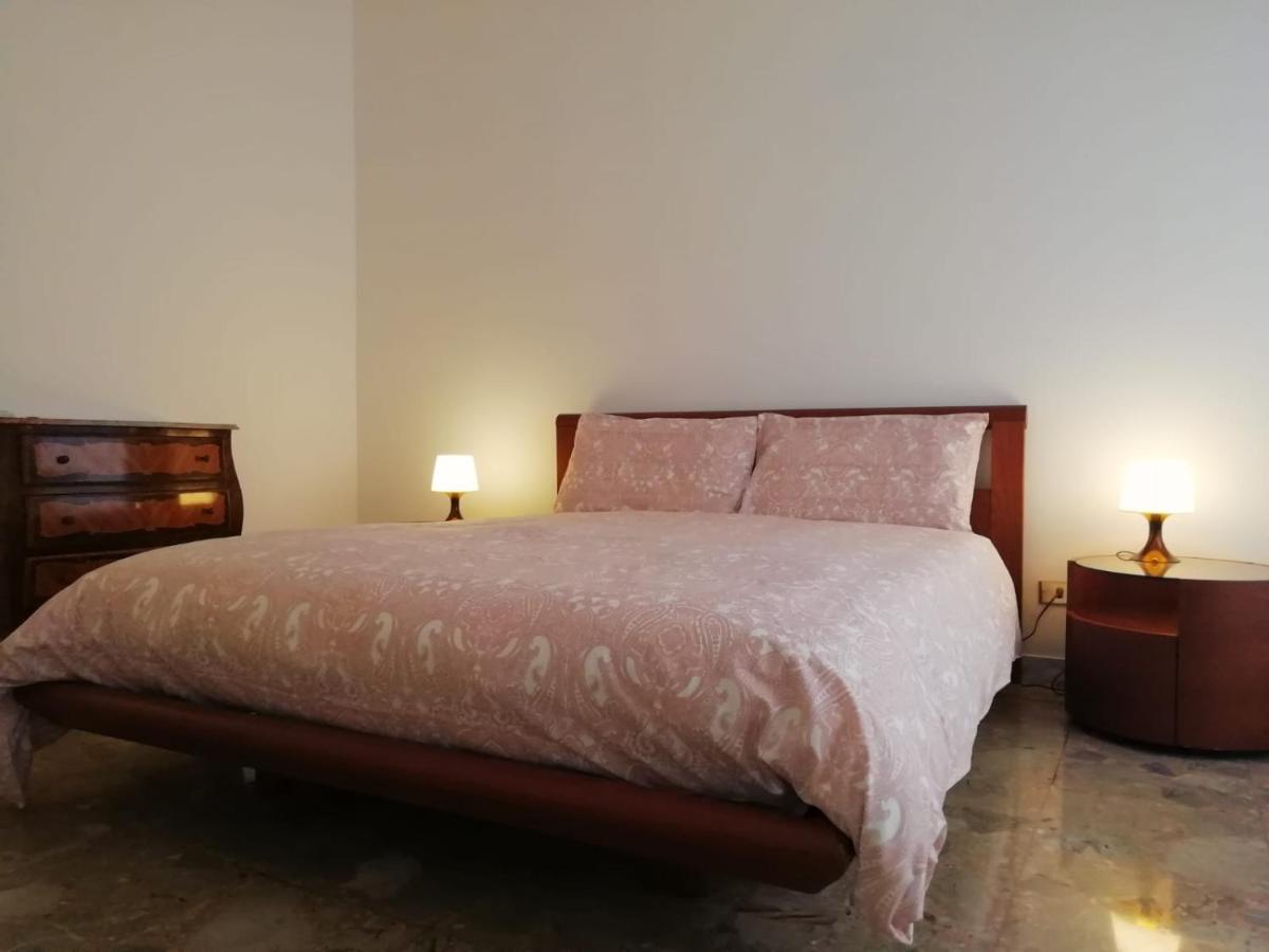 Questa casa non è un albergo CIU-ATR 9390-9 Roma Esterno foto