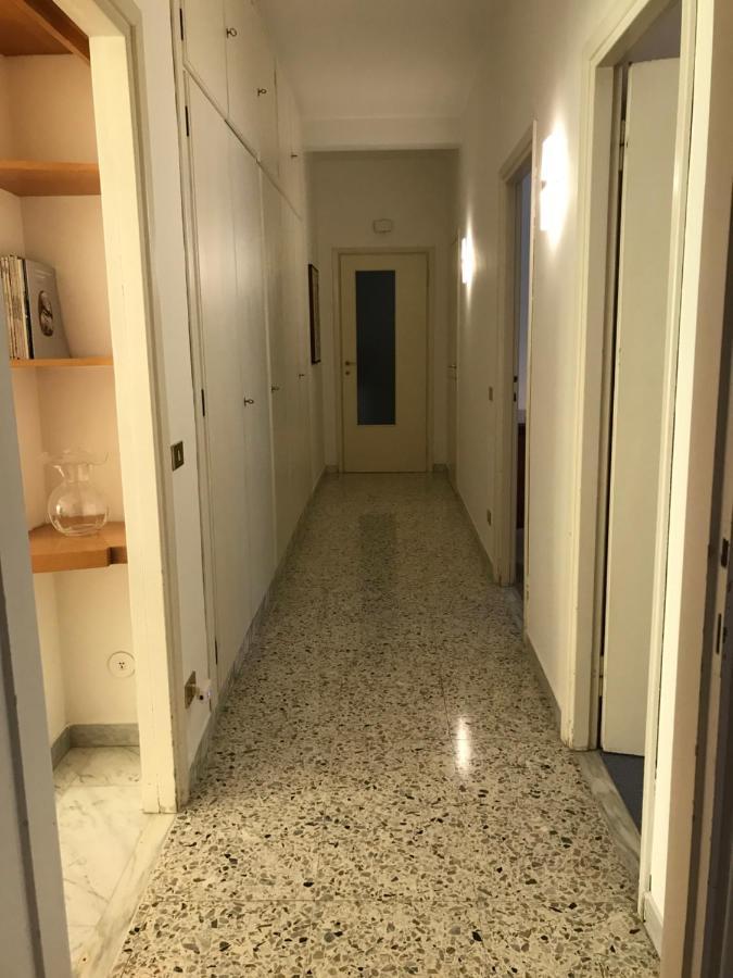 Questa casa non è un albergo CIU-ATR 9390-9 Roma Esterno foto