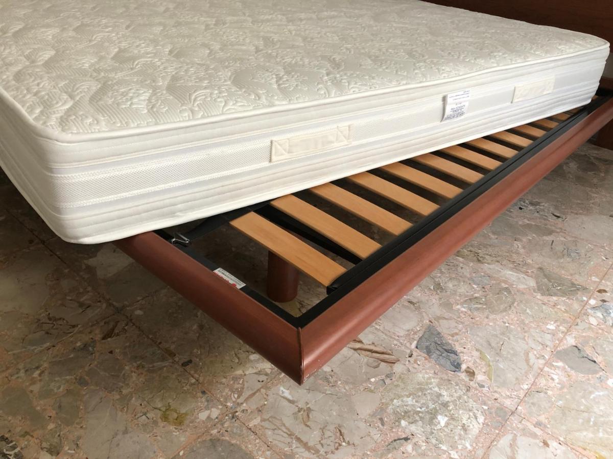 Questa casa non è un albergo CIU-ATR 9390-9 Roma Esterno foto