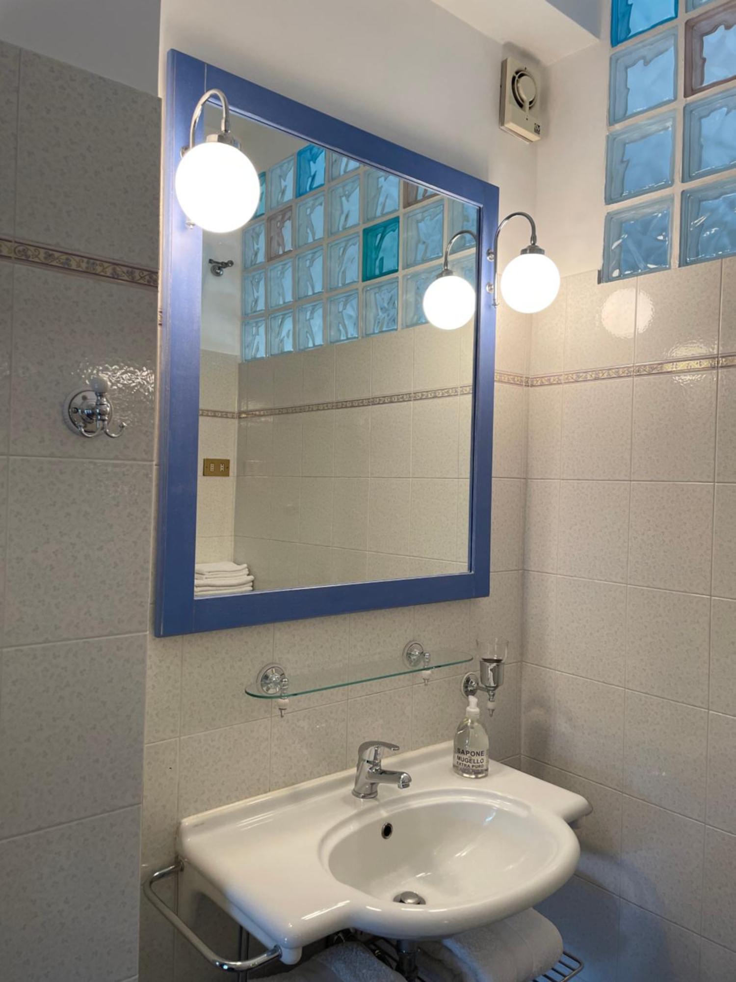 Questa casa non è un albergo CIU-ATR 9390-9 Roma Esterno foto